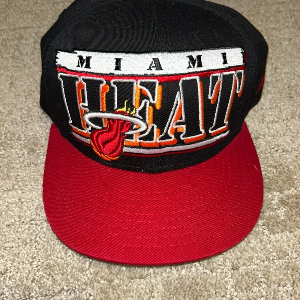 Miami Heat Hat Cap Black Red Adjustable Snapback New Era Hardwood Classics Adult